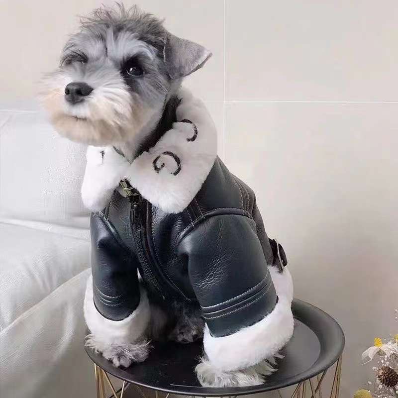 犬服 高級感あふれる革ジャケット風コート