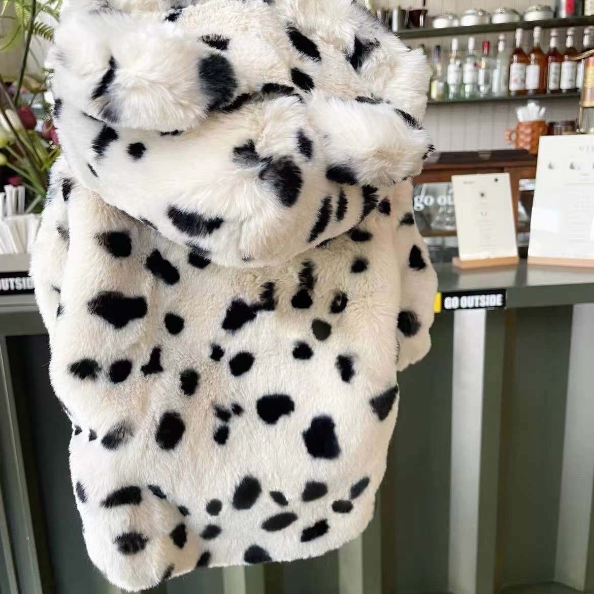 犬服 もふもふダルメシアン風コート