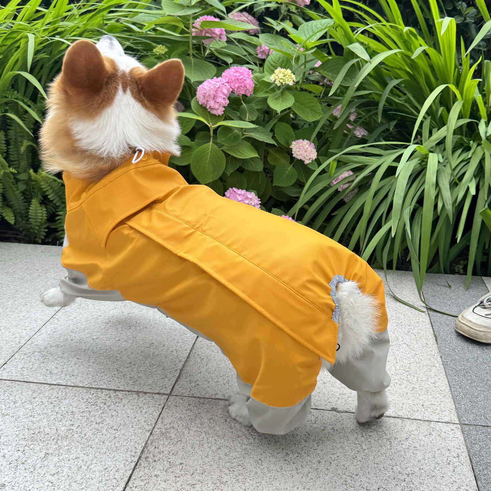 犬服 雨粒から守るペット用レインコート