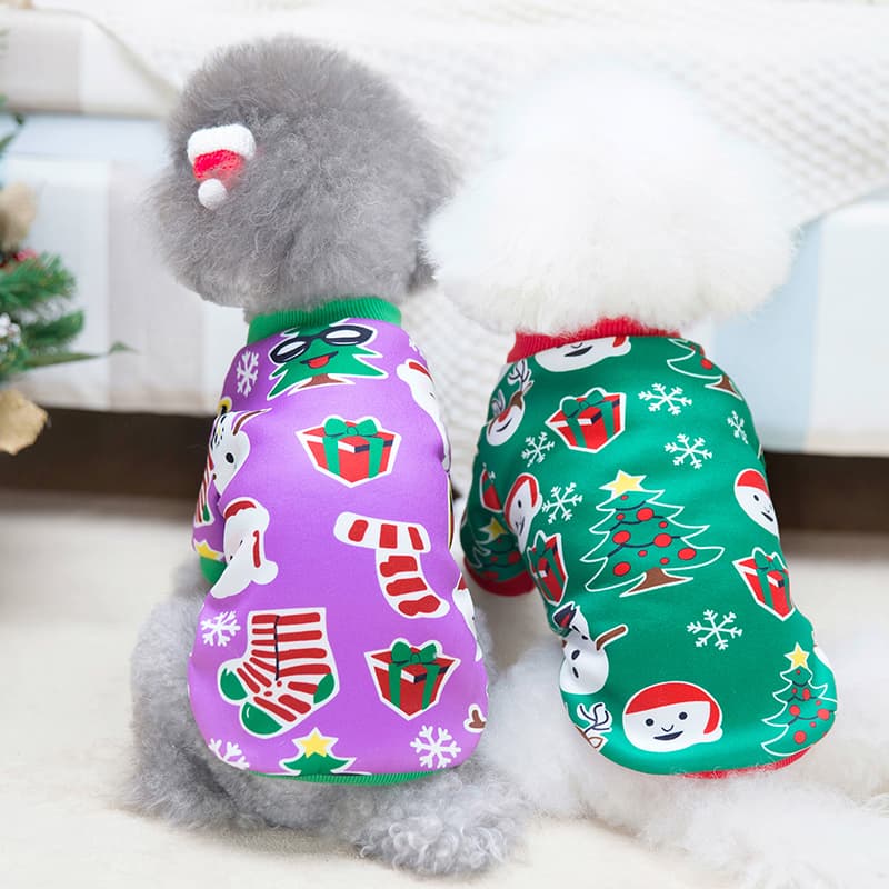 犬服 冬の聖夜を楽しむ雪だるま柄トレーナー