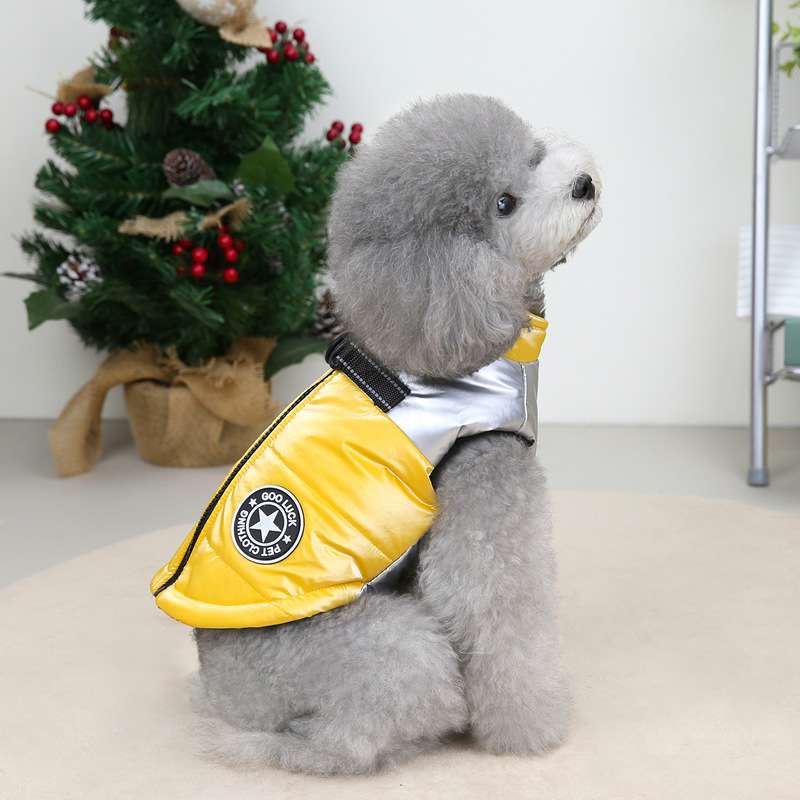犬服 星型ワッペン付き中綿入りベスト