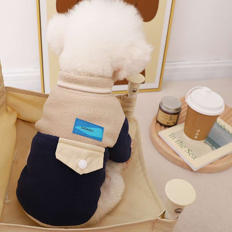 犬服 もこもこ生地のポケット付きペット用アウター