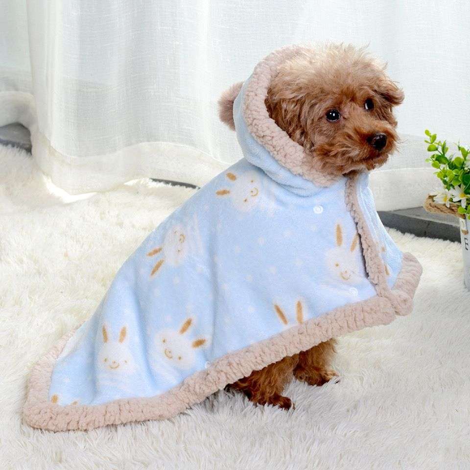 犬服 うさぎさん柄のもこもこペット用ブランケット