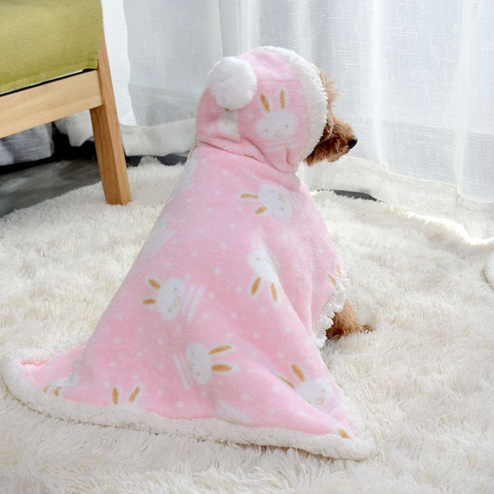 犬服 うさぎさん柄のもこもこペット用ブランケット