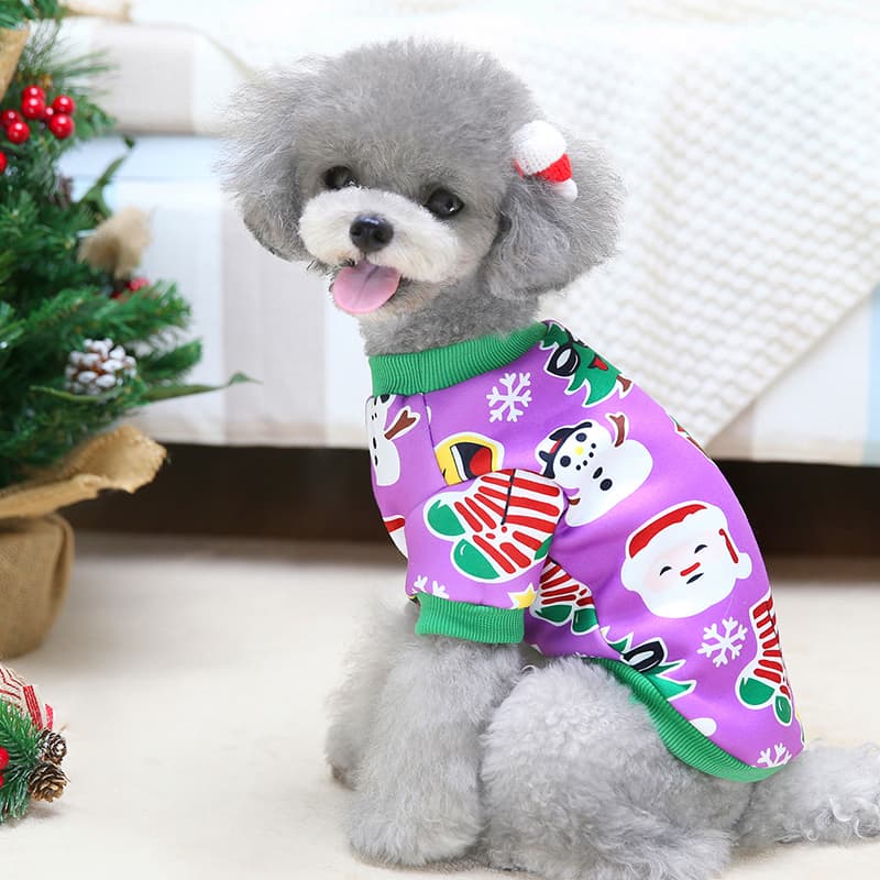 犬服 冬の聖夜を楽しむ雪だるま柄トレーナー