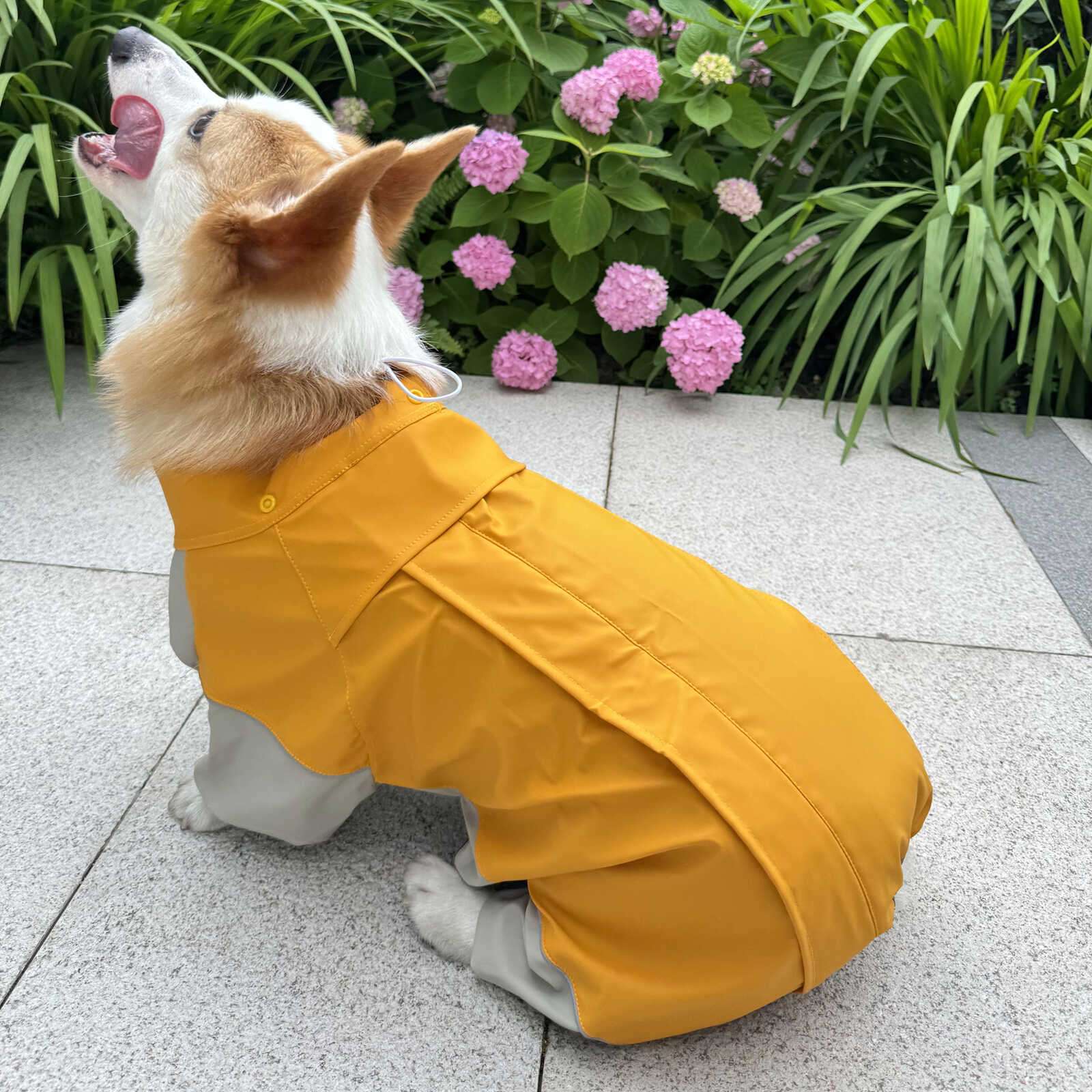 犬服 雨粒から守るペット用レインコート