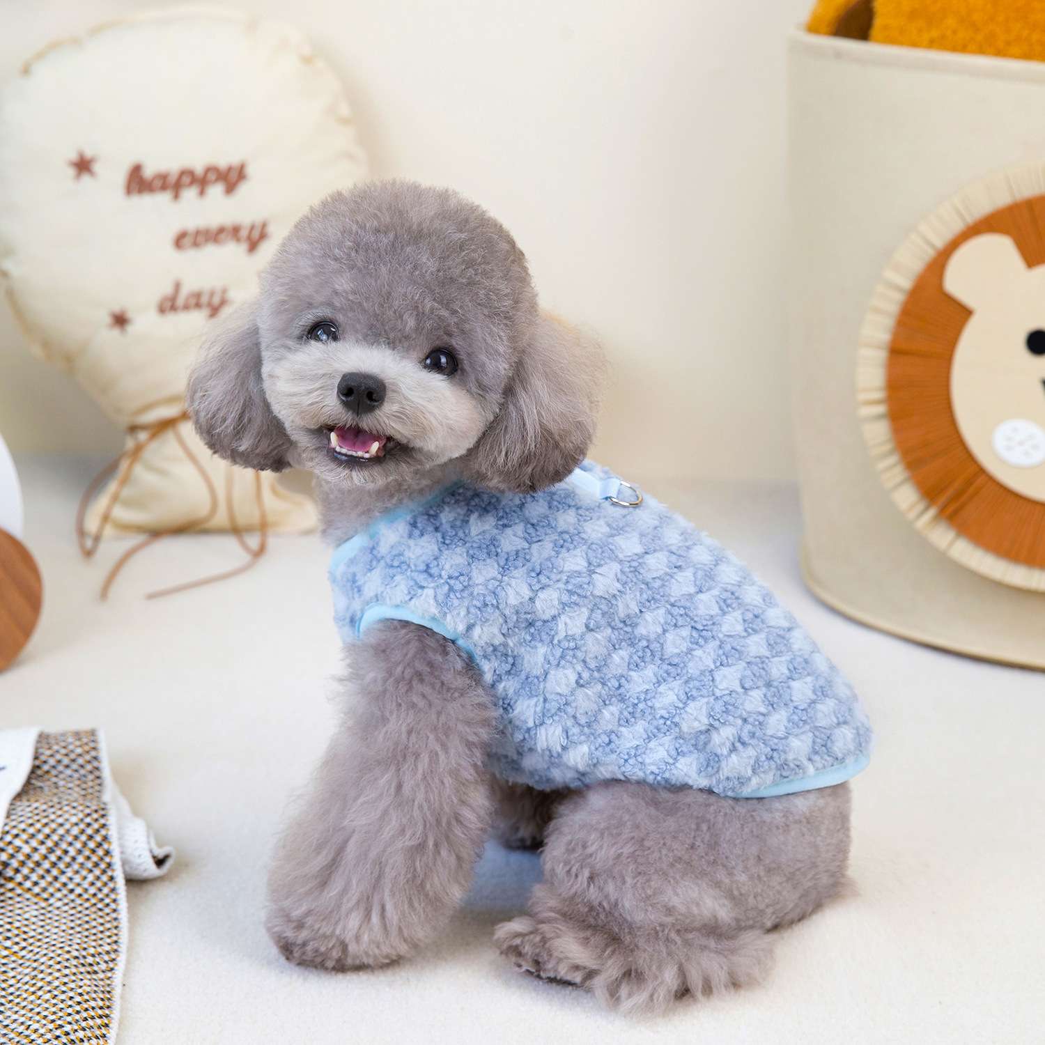 犬服 もこもこ柔らか素材の小型犬用ベスト