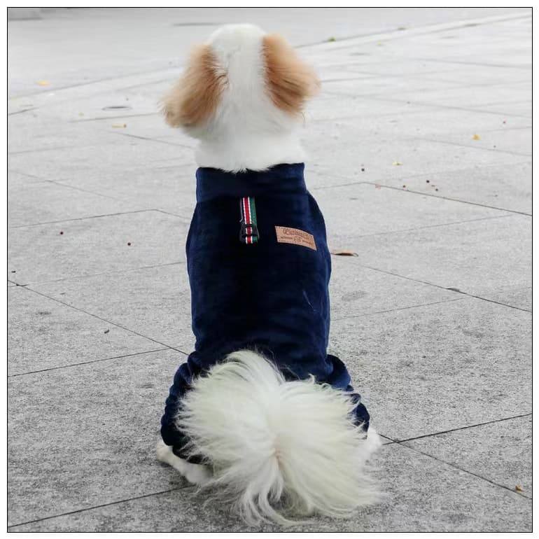 犬服 ふわふわ素材の四つ足すっぽり防寒つなぎ